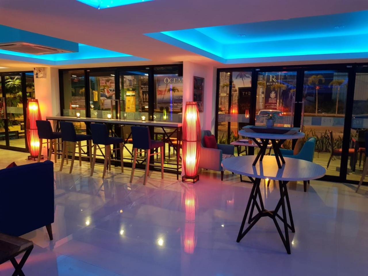 T2 Jomtien Pattaya Hotel Exterior foto