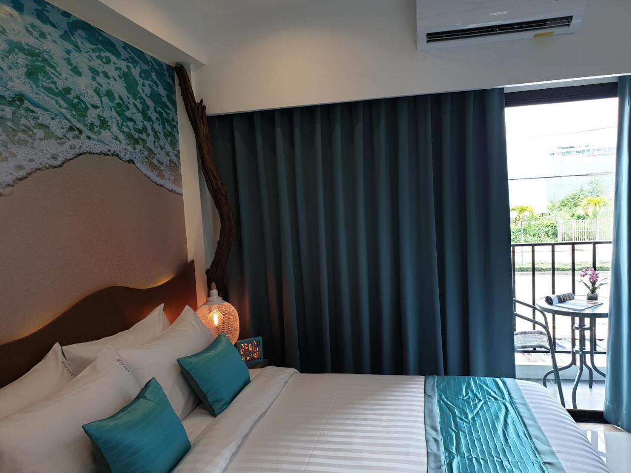 T2 Jomtien Pattaya Hotel Exterior foto